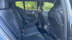 Volvo XC40 2.0 B4P Ultimate Dark 5dr Auto Petrol Estate